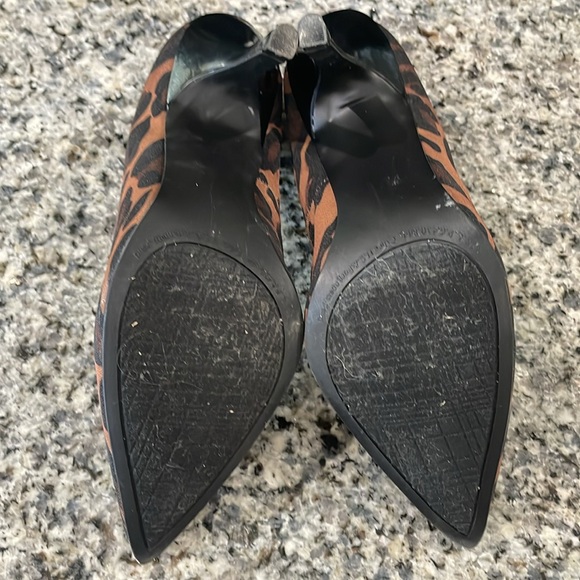 Rampage Leopard Pumps - Picture 6 of 9